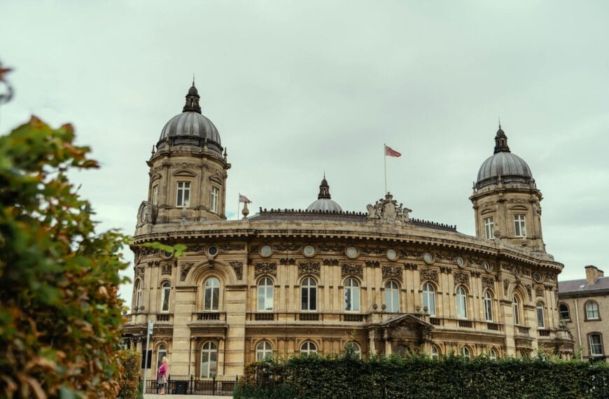 How do I write in a Yorkshire (Hull) accent?