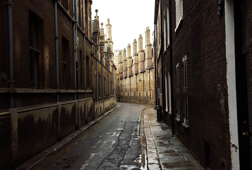 How do I write in a Cambridge accent?