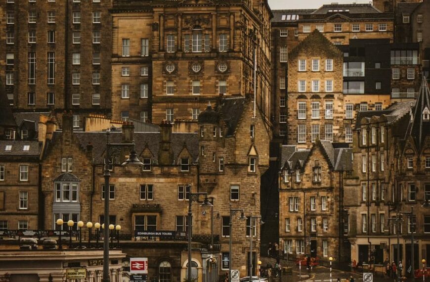 How do I write in an Edinburgh accent?